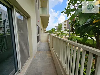 Ready to move-huge studio- huge balcony