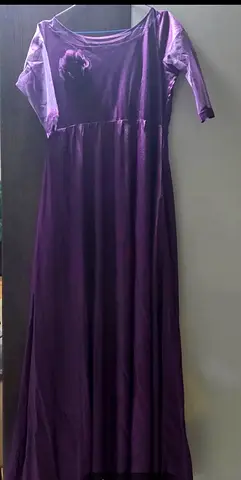 ✨ Elegant Grape Color Full-Length Gown – New ✨