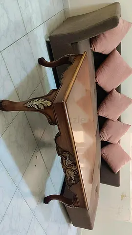 Elegant Wooden Coffee Table with Plush Sofa Set