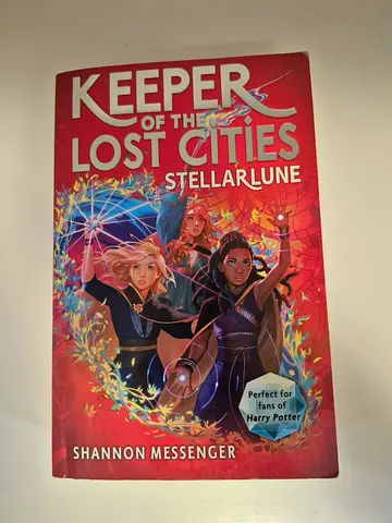 Keeper of the Lost Cities Stellarlune book