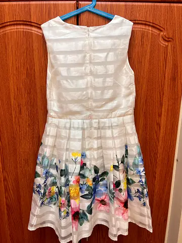 White sleeveless floral girls dress - gently used