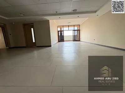 باركينج فري + غاز فري , افخم واكبر شقة ثلاث غرف وصالة | غرفة خادمة , غرفة غسيل , غرفة تخزين , 3 بلكون باطلاله بحرية , خزائن بالحائط , مع شهر مجاني |