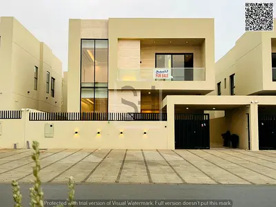 فيلا للبيع بموقع مميز مقابل الخدمات وشارع الشيخ محمد بن زايد.