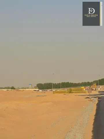 للبيع في الشرقة  منطقة البليدة  قطعة ارض سكني استثماري مساحتها 2,586 قدم موقع مميز جدا على شارع 15متر  تملك حر لجميع الجنسيات العربية  تصريح بناء فلتي