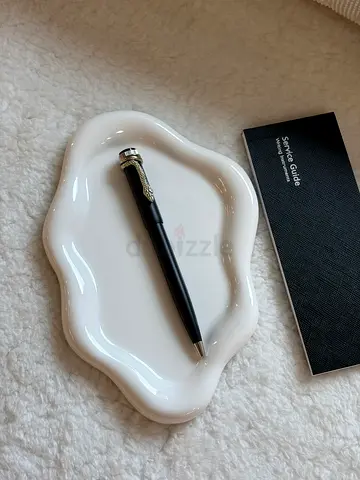 Montblanc Black Writing Pen with Stylish Tray