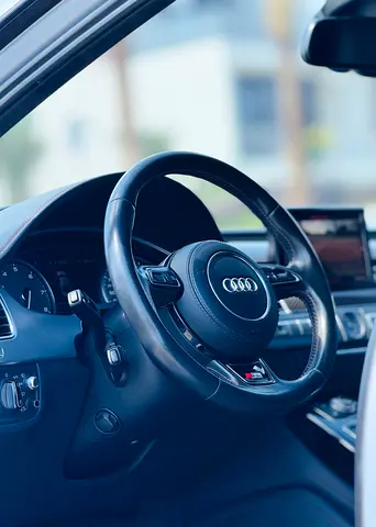 2016 AUDI S8 — миниатюра 12