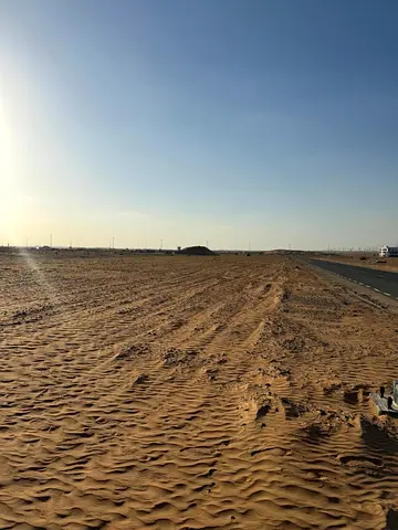 للبيع ارض في مدينة تلال بسعر لقطة
