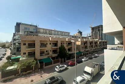 CORNER UNIT | HUGE LAYOUT | 2 BED MAIDS STORE