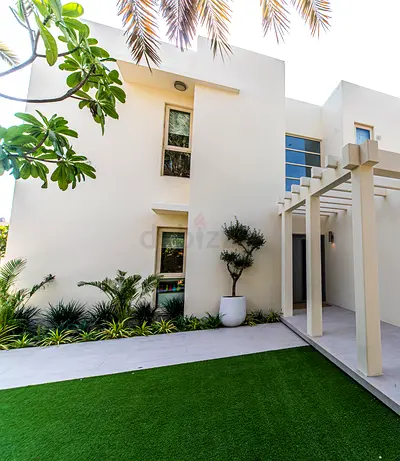 We are experts in Landscaping,Gardening, paints,Plumbing and electricians