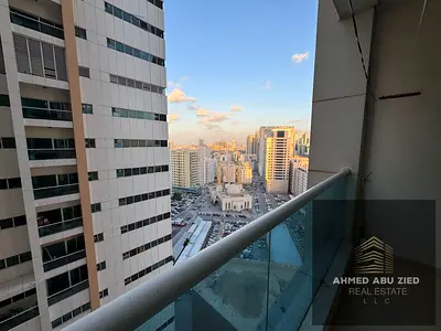 أكبر مساحة غرفة وصالة للإيجار السنوي في الراشدية 3 – أبراج عجمان وان | غرفة ماستر كبيرة – مطبخ أمريكي – بلكونة بإطلالة مفتوحة – مسبح وحديقة – باركن مج