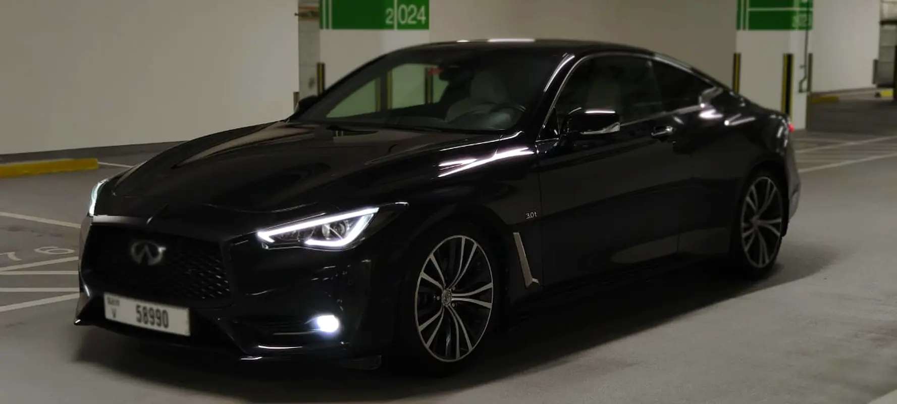 Infiniti Q60 2017 — photo 1 of 13