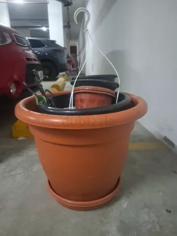 Pots in all sizes