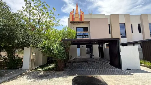 Elegant 4bhk Townhouse with Maidroom + wardrobes in Nsama