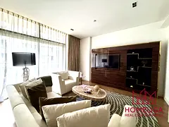 MID FLOOR | 1-BEDROOM APARTMENT | CITY WALK