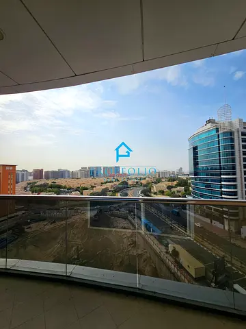 2.5% Commission I High-Floor Studio | Balcony