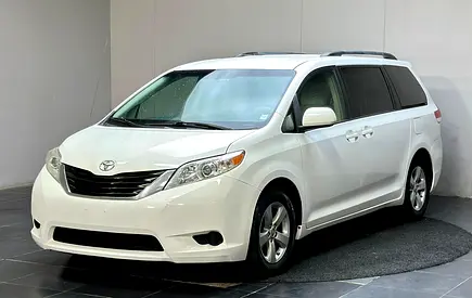 2014 Toyota Sienna LE - American Specs