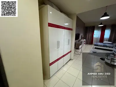 ارقي واكبر استديوللايجار السنوي في الراشديه 3 ابراج عجمان ون  استديو بمساحه كبيره جدا   حمام مطبخ مفروش بالكامل صاله بمساحه ممتازه بلكونه باطلاله مفتو
