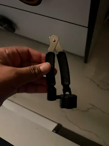 Guitar string cutter