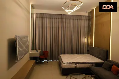 Modern Studio | Balcony | Westwood Grande | 12 cheques