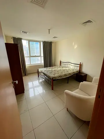 Jlt room available