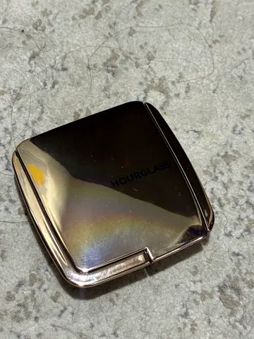 HOURGLASS Ambient™ Lighting Blush ( at night )