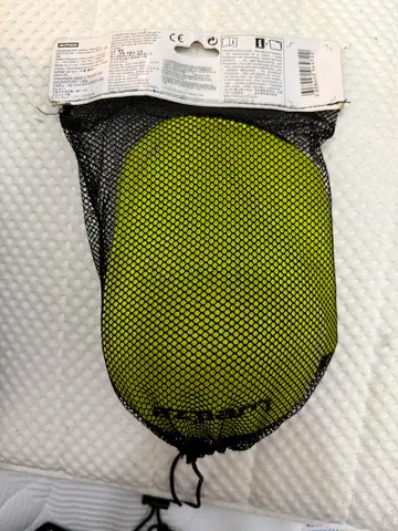 I’m selling my yellow/black protective pad set for inline skating — used, good condition