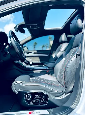 2016 AUDI S8 — миниатюра 13