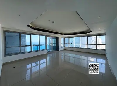 أقل من سعر السوق 💰 إطلالة مباشرة على البحر 🌊 — لا تفوّت هذه الفرصة! 🏙️