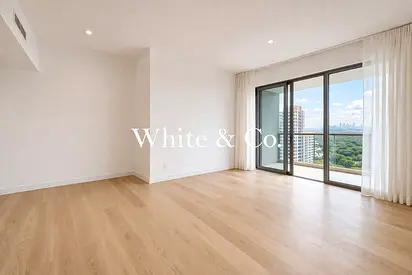VOT | Spacious 1 Bed | Canal & Golf views