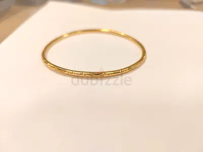 Elegant Gold Bangle Bracelet