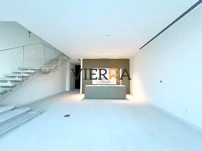 جديد تمامًا | صف واحد | قريب من المرافقجديد تمامًا | صف واحد | قريب من المرافق