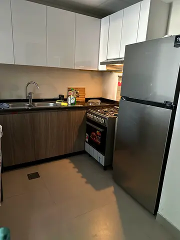 غرفه مفتوحه لشخص بحمام واحد خاص وبلكونه شقه غرفه وصاله 2600 Open Room in 1BHK With private bathroom