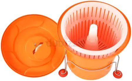 Salad Spinner or vegetable spinner