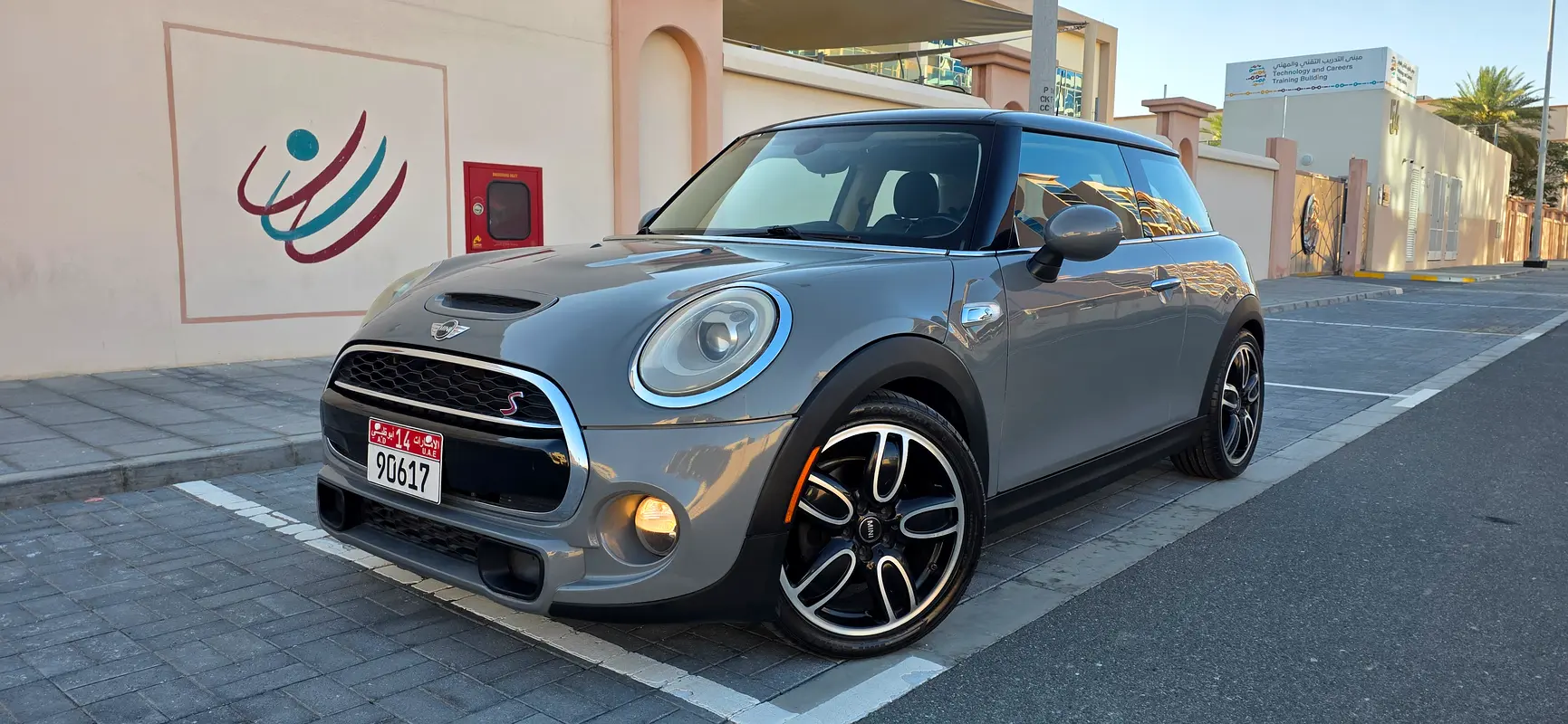 MINI Cooper 2015 — photo 1 of 20