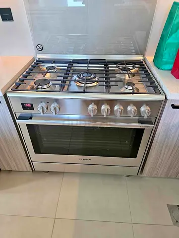Bosch series 8 top gas oven electric cooker 90cm