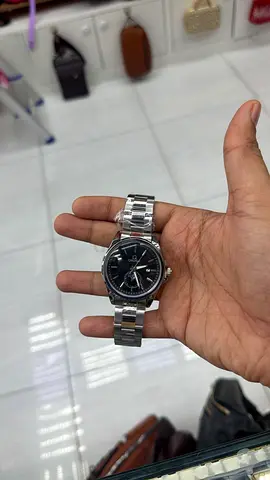 Mens stainless steel wristwatch with black dial - working condition