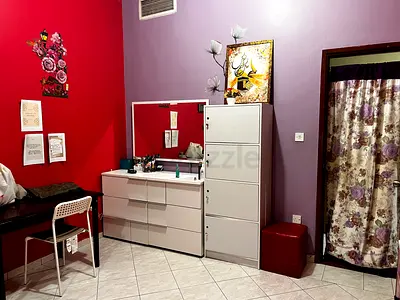 Spacious Room for Muslim executive ladies or small family in Family-Friendly Building! 🌟