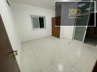شقة 2 غرف وصالة بالراشدية 3 خلف جراند مول، 2 حمام، 2 بلكونة، خزائن حائط، تكييف مركزي، باركينج ترابي، السعر 39 ألف على 4 دفعات.