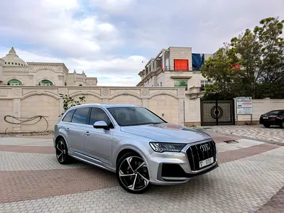 AUDI Q7 2021 S LINE FULL OPTION AMAZING CONDITION GCC