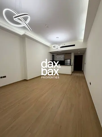 شقة بغرفتي نوم | Westview Garden JVC | شرفة وإطلالة على وسط المدينة | تخطيط مفتوح