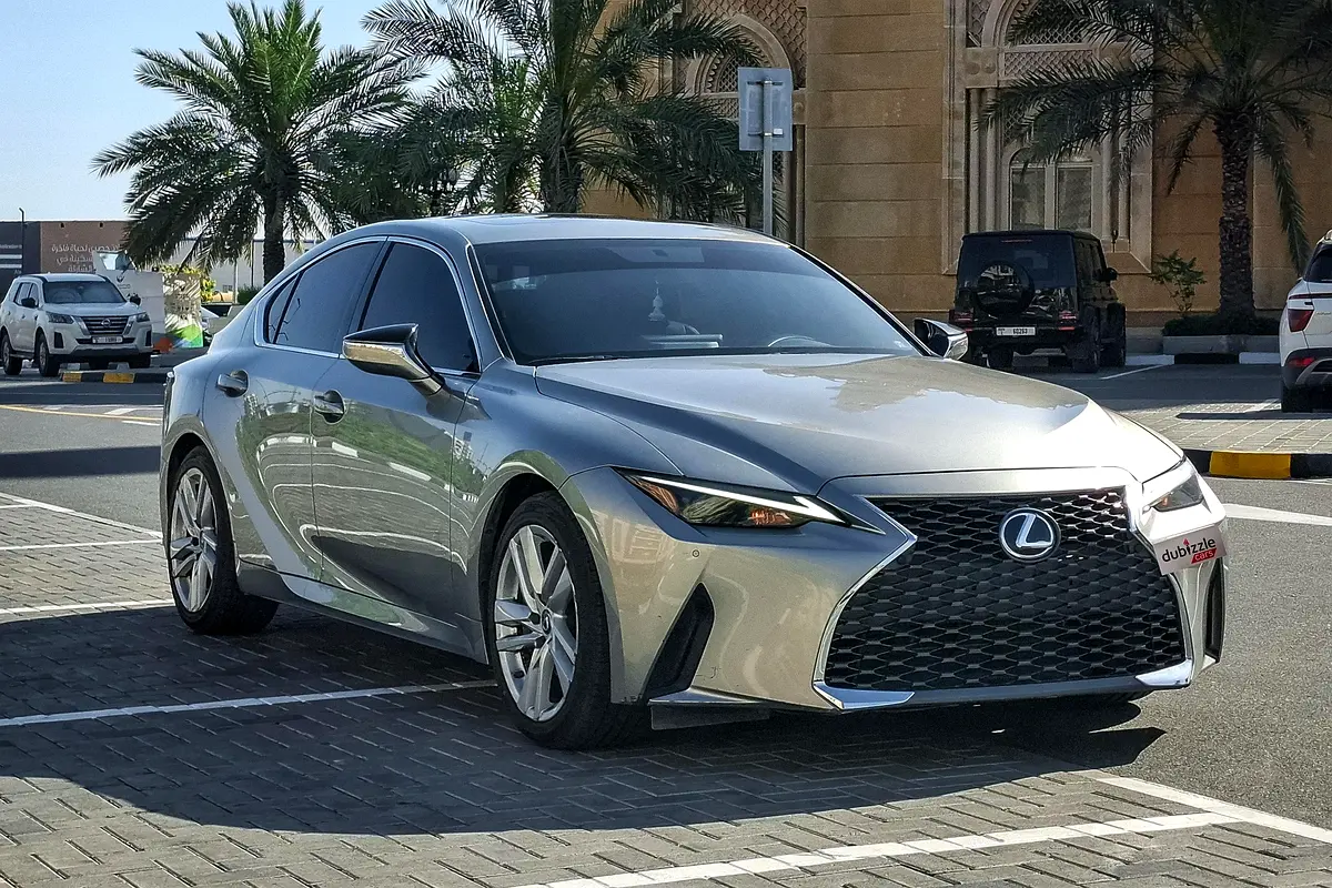 Lexus IS-Series 2022 — photo 1 of 15