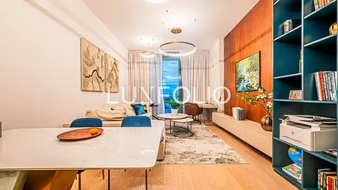 FULLY UPGRADED | VACANT | TOP FLOOR