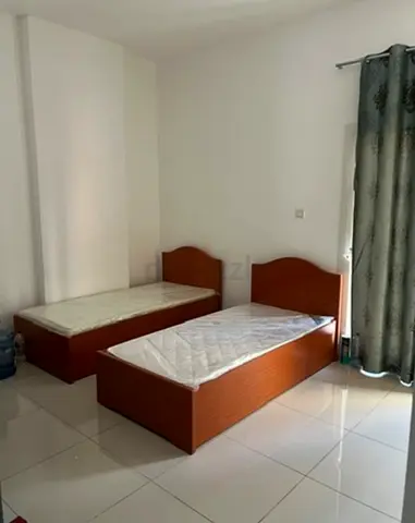 Indian Executive bed space In Oud Metha OPP American Hospital