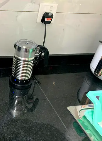 Nespresso Aeroccino 4, Electric stainless steel milk frother / mini kettle - used, works well
