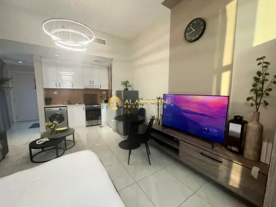 Bright Unit | Fully Furnished | Higher Floor