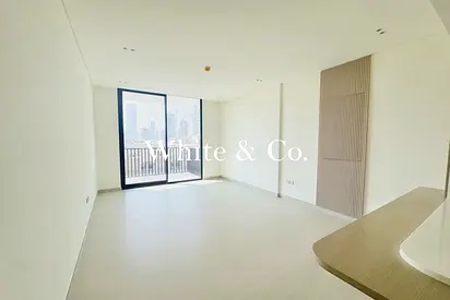 Modern Living|Balcony|Bright and Spacious