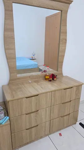 Elegant Wooden bed with Mirror and 2 Side table
