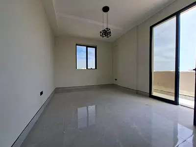 Lxury and brand new apartment with 2balcony 2wachroom prim location aljada out sid