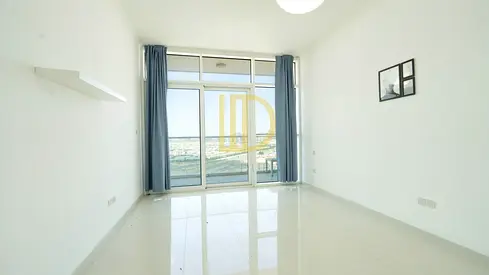 Vacant - Kitchen Equipped - Open View - Mid Floor