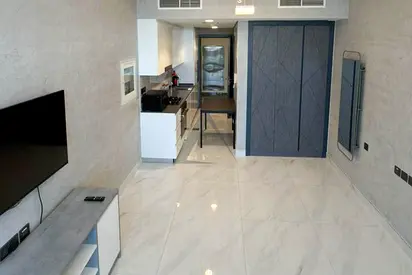Bright Unit | Fully Furnished |Ready to Move